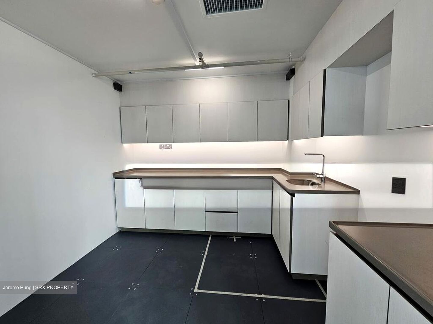 Skywaters Residences (D1), Office #576576931
